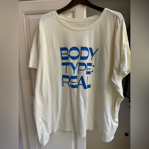 3/$15 NWOT Ava & Viv 4X Body Type Real Short Sleeve Tee Cream / Ivory - Picture 1 of 8